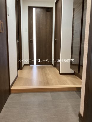 玄関　※入居中の為現状優先