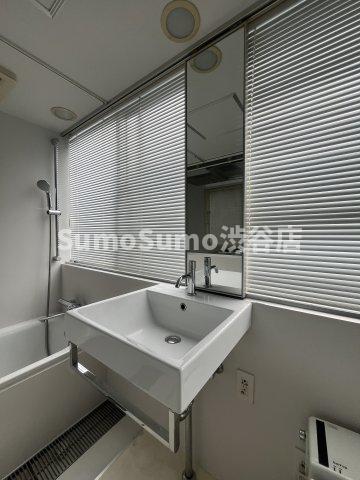 洗面設備　コンパクトで使いやすい洗面所