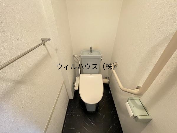 トイレ　ウォシュレット付きです！