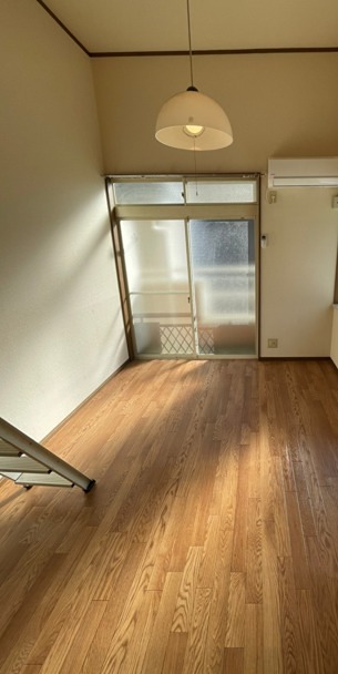 居室・リビング　他部屋反転写真参考