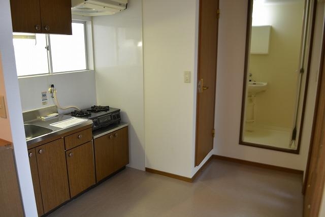 居室・リビング　明るい暖かいお部屋です。