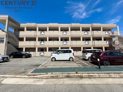 建物外観　敷地内に駐車場があります！