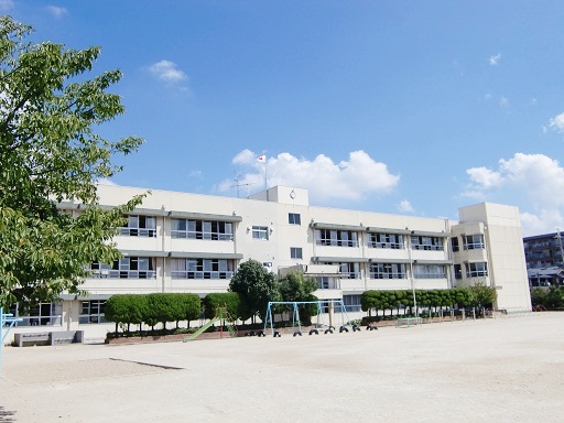 小学校　茨木市立中条小学校（小学校）まで301m
