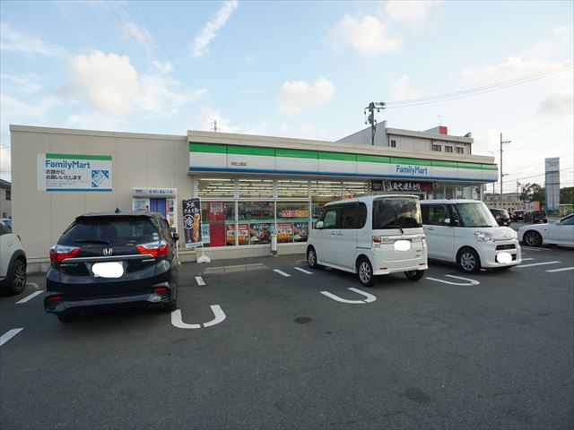 コンビニ　ファミリーマート　浜松上西店（コンビニ）まで100m