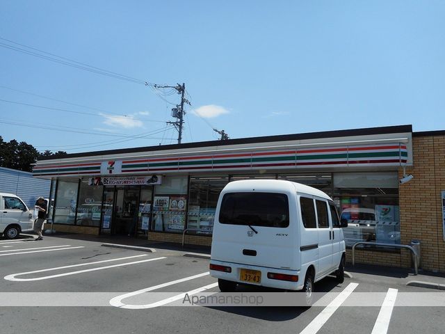 コンビニ　セブンイレブン（コンビニ）まで698m