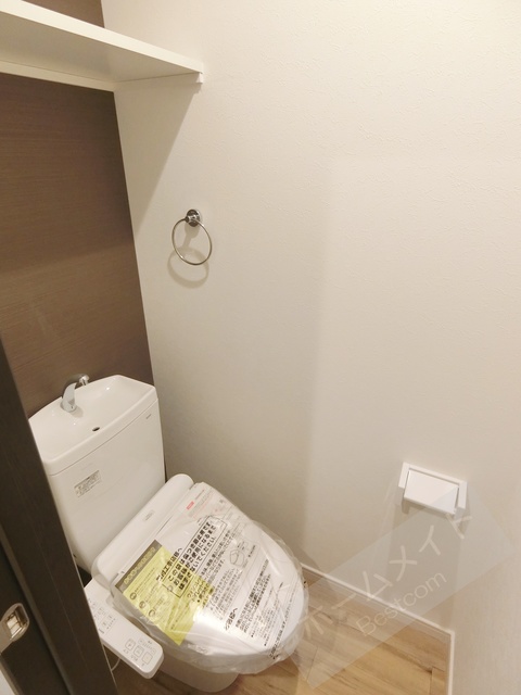 トイレ　温水洗浄便座付き♪