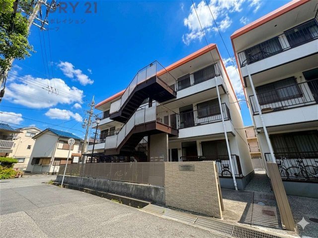 建物外観　防犯カメラ付きでセキュリティ面も安心です。