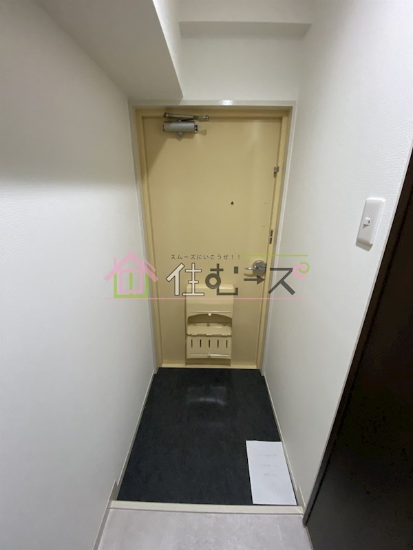 新大阪南愛ビルの玄関写真