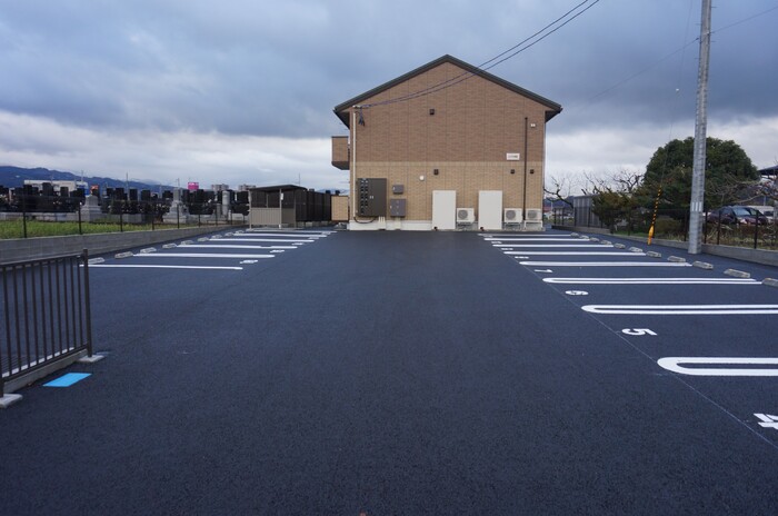 駐車場　駐車場
