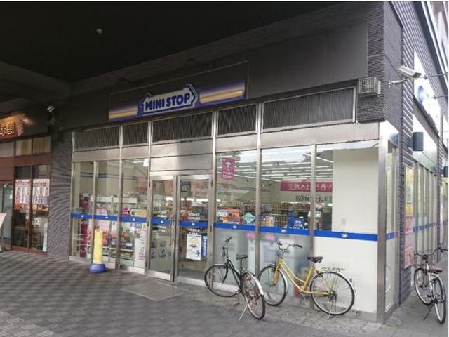 コンビニ　ミニストップ北山田駅前店（コンビニ）まで885m