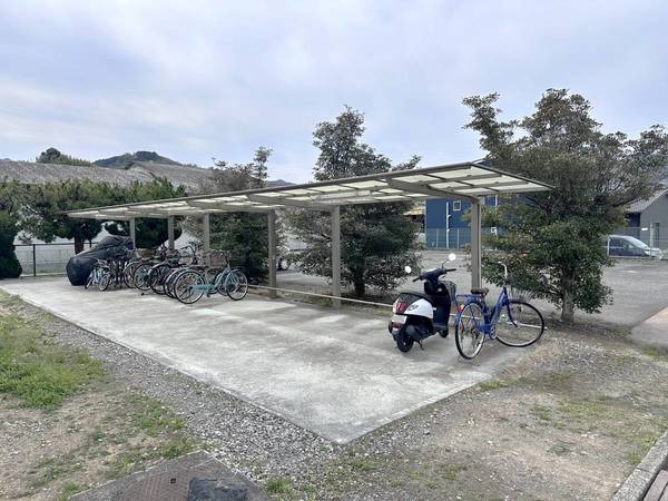 ビレッジハウス学文路2号棟の外観写真