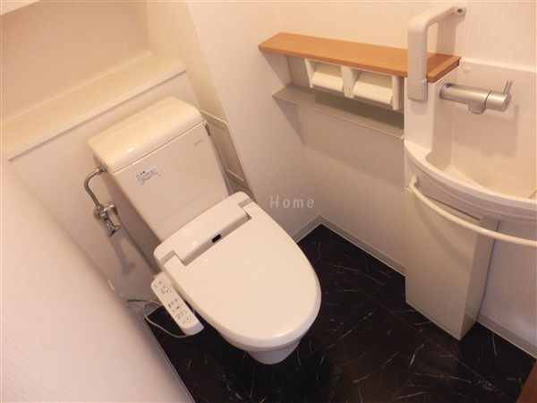 トイレ　ウォシュレット付