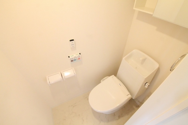 ＪＲ常磐線 水戸駅 2階建 築7年のトイレ写真