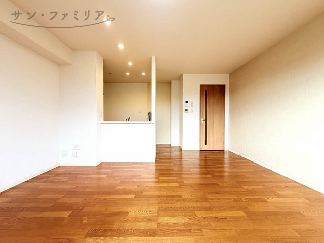 プロヌーブ芦原の居間写真