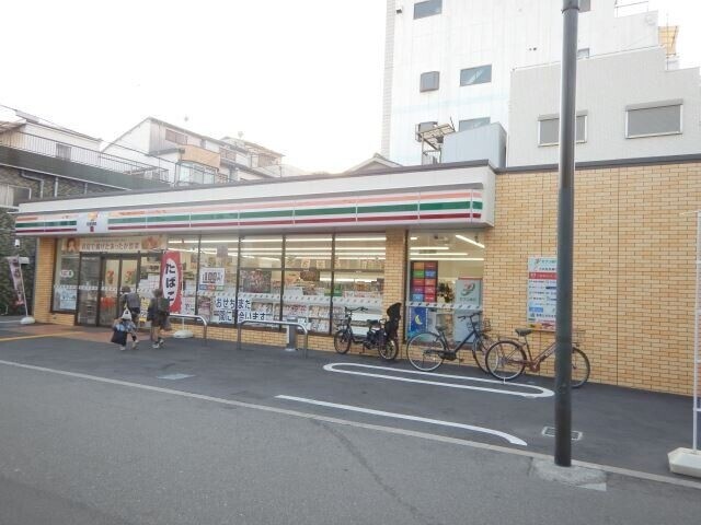 コンビニ　セブンイレブン大阪勝山北5丁目店（コンビニ）まで522m