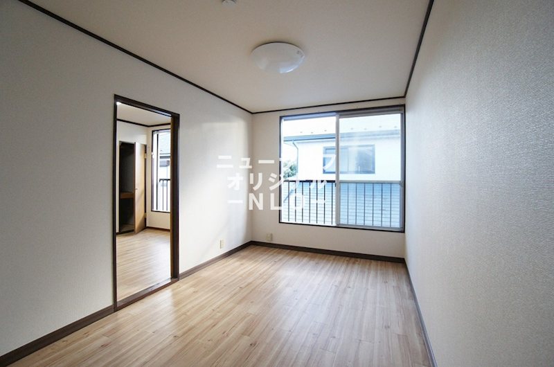居室・リビング　10.4帖のLDK☆明るいお部屋です☆