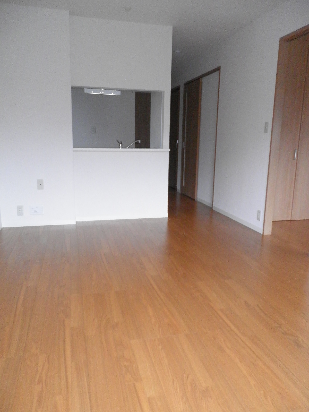 居室・リビング　お子様の様子も見ながら炊事が出来ます