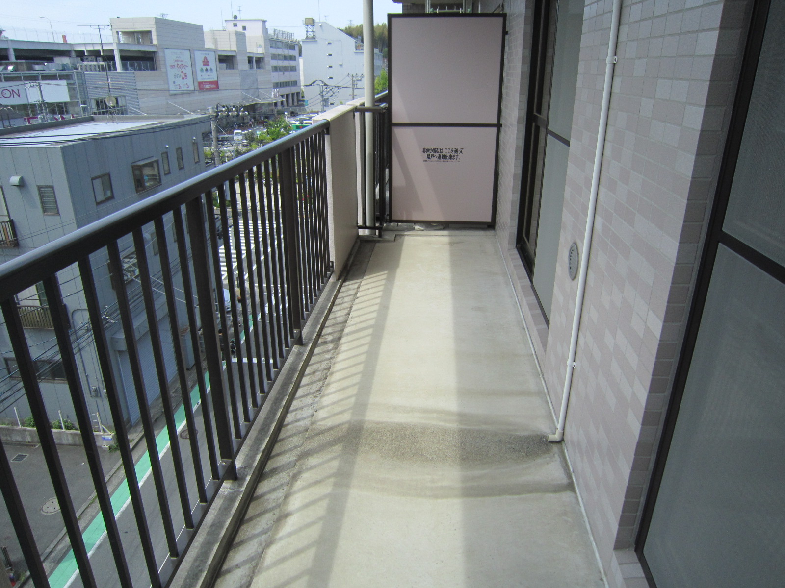 バルコニー　バルコニーは南向きで日当たり良好★