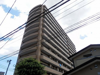 山形市本町のマンションの建物外観