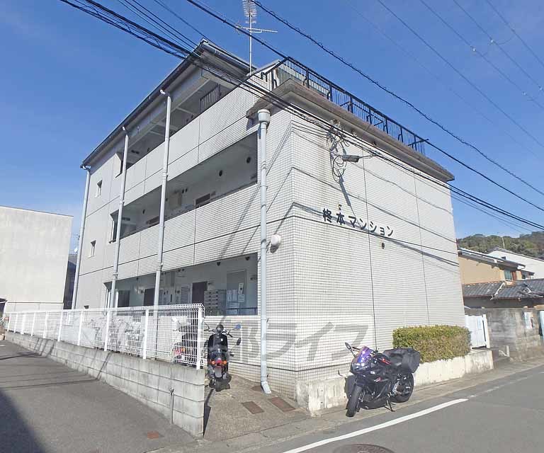 柊本マンションの建物外観