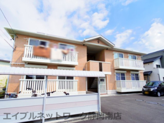 建物外観　落ち着いた雰囲気の外観です
