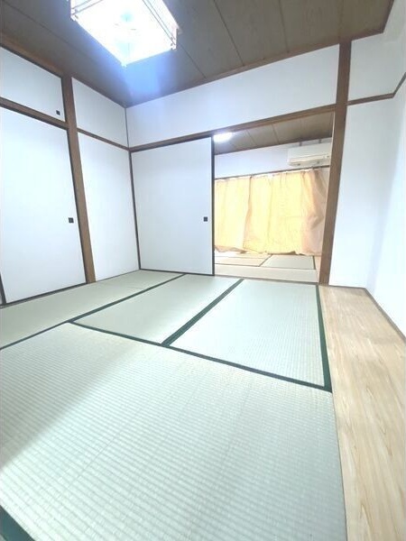 地下鉄東山線 中村公園駅 徒歩16分 3階建 築44年の居間写真