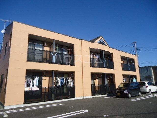 日立市川尻町のアパートの建物外観