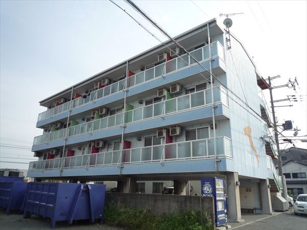 和歌山市市小路のマンションの建物外観