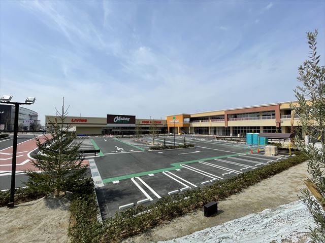 ショッピングセンター　フォレストモール八尾（ショッピングセンター）まで1150m