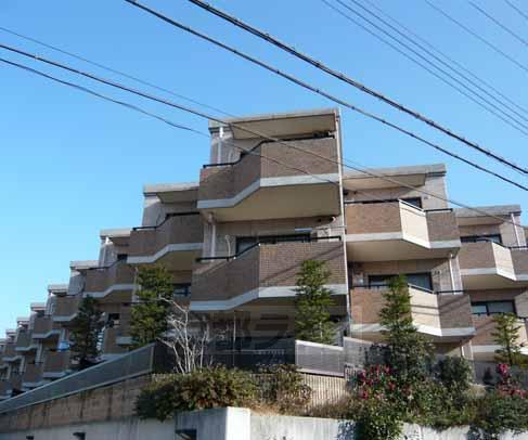 京都市伏見区桃山羽柴長吉中町のマンションの建物外観