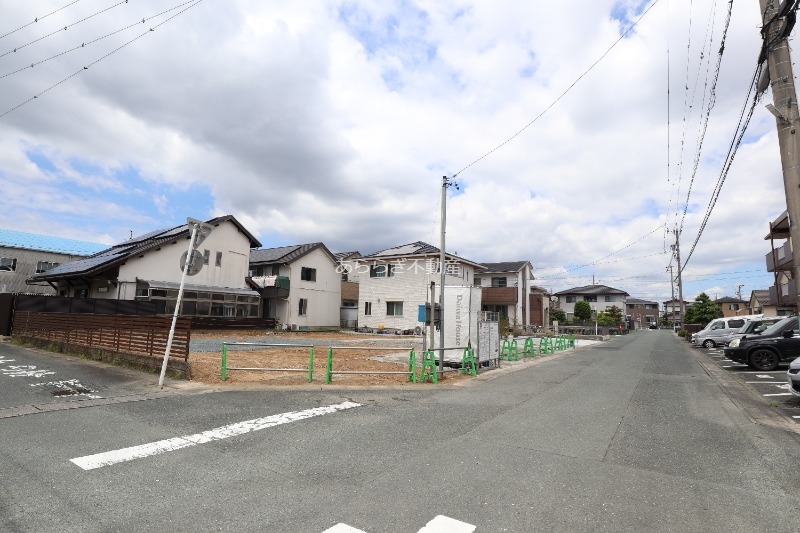 【浜松市中央区高丘北のアパートの庭】