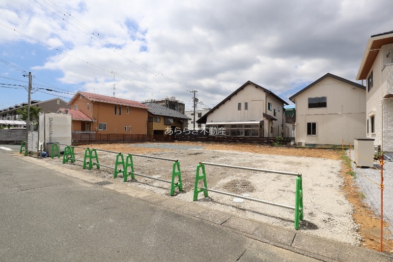 【浜松市中央区高丘北のアパートのバルコニー】