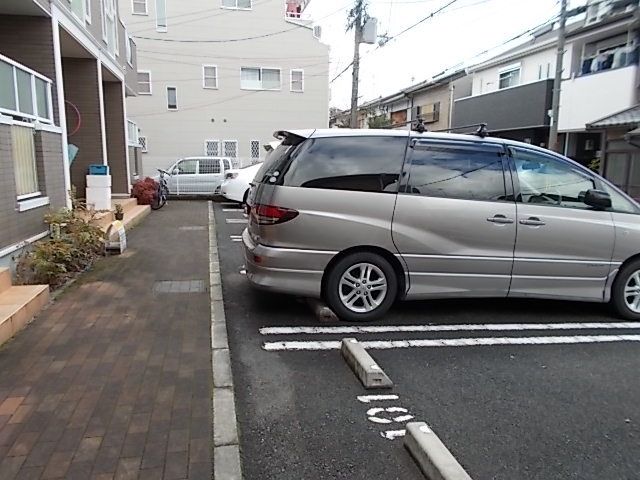 【コンフォート太秦の駐車場】