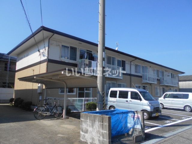 【御坊市藤田町吉田のアパートの建物外観】