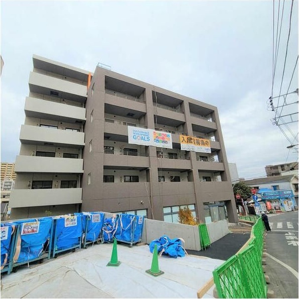 横須賀市安浦町のマンションの建物外観