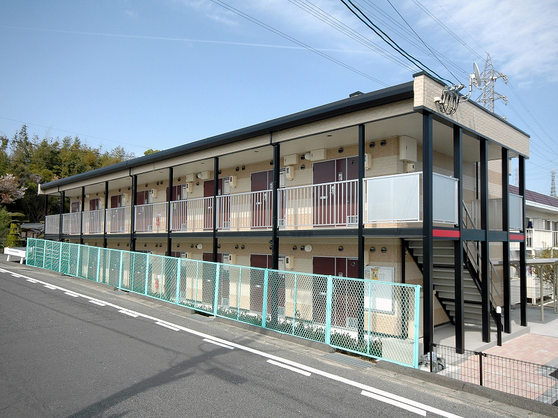 岡山市中区平井のアパートの建物外観