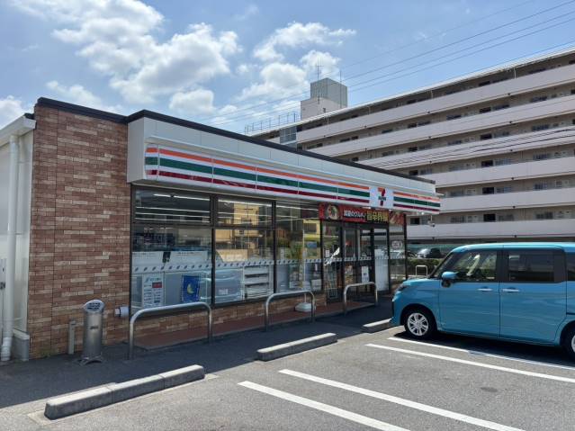 コンビニ　セブン－イレブン名古屋岩塚町店（コンビニ）まで346m