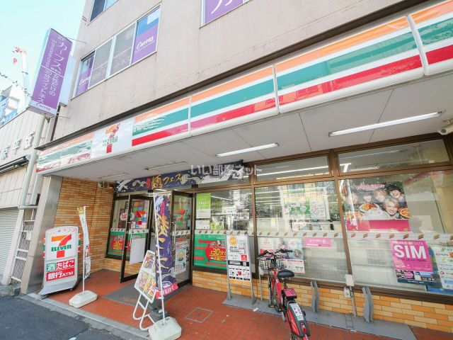 コンビニ　セブンイレブン新宿岩戸町店（コンビニ）まで76m