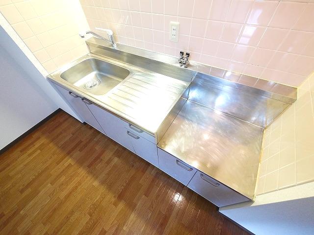 キッチン　キッチンでお料理をお楽しみください