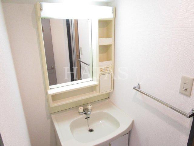 洗面設備　同物件別部屋です。