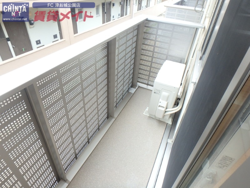 バルコニー　同建物別部屋