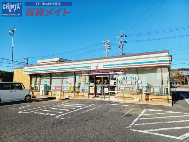 コンビニ　セブンイレブン津市一身田中野店（コンビニ）まで437m