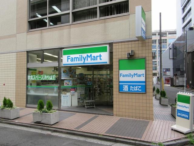 コンビニ　ファミリーマート横浜西鶴屋橋店（コンビニ）まで390m