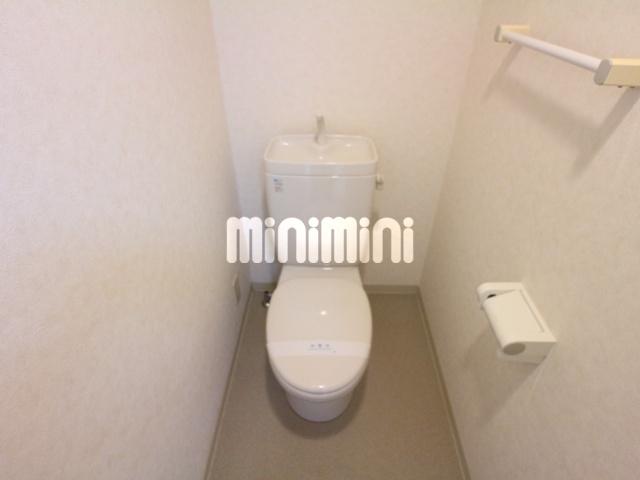 トイレ　広々としたトイレです