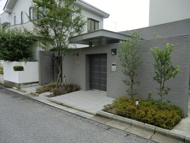 エントランス　オートロック完備