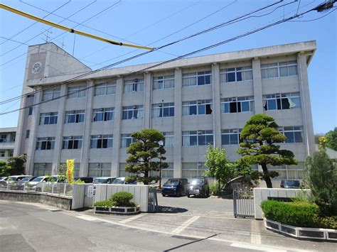 中学校　中山中学校（中学校）まで2136m