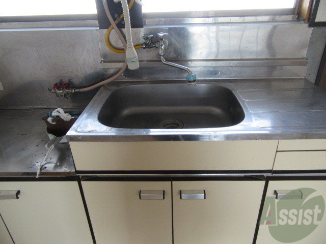 洗面設備　洗面台はありませんが、朝の身支度はこちらで。