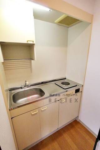 キッチン　※同タイプ・別部屋の参考写真です。