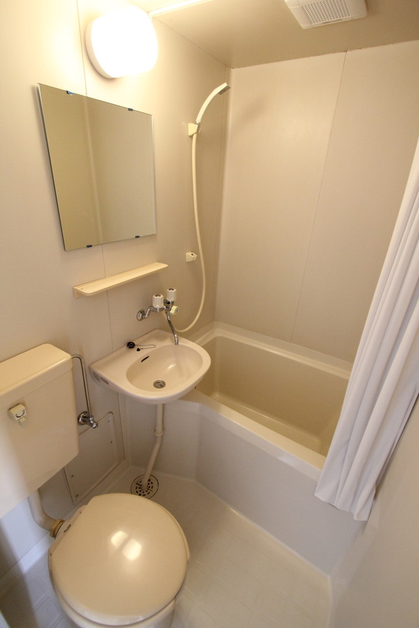 トイレ　※同タイプ・別部屋の参考写真です。