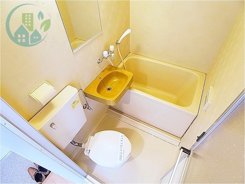 バス・シャワールーム　サムティ灘駅前